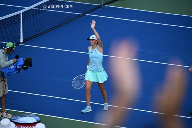 很难被轻易 很难被轻易