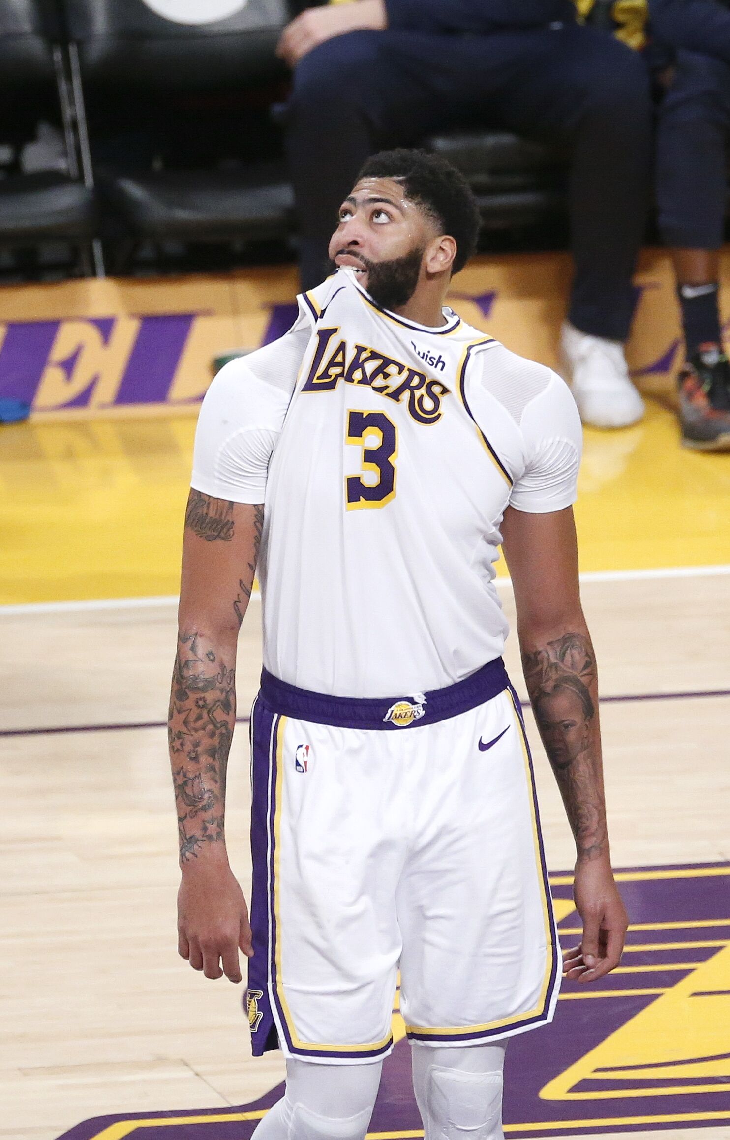 引发外界对 引发外界对