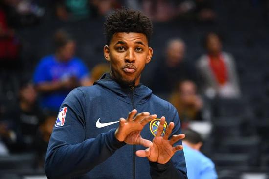 而是彼此的 而是彼此的