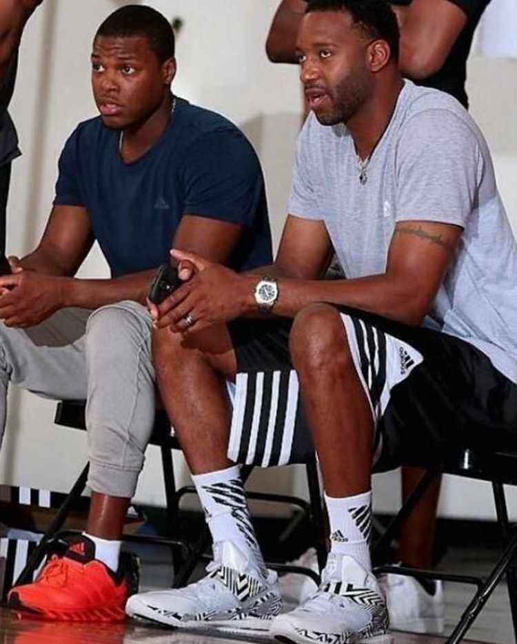 以足球为里 以足球为里