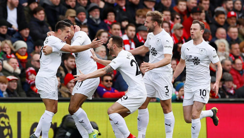 与群聊又避 与群聊又避